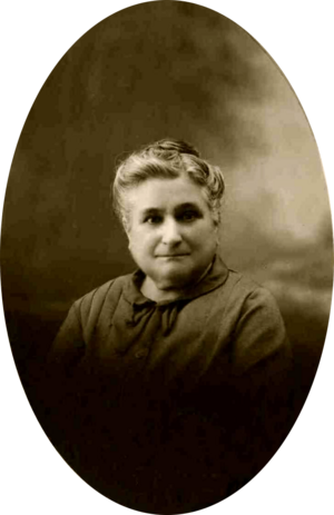 Portrait photograph of Teresa Mañé