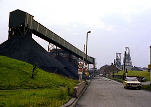 Woolley Colliery 1979 Darton near Barnsley NCB.jpg