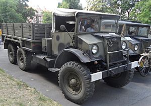 Karlovo nám. 2017 H1. Vojenská vozidla, GM 60X Canada (cropped)