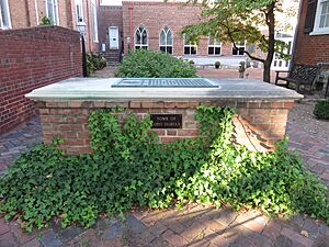 Tomb of Lord Fairfax 2019a