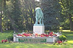 Whisper the Smithtown Bull (cropped)