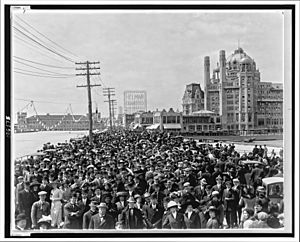 Atlantic City Boardwalk crowd in front of Blenheim hotel 1911 re-retouched