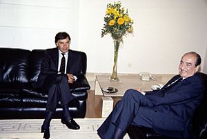 Felipe González recibe al primer ministro de Grecia. Pool Moncloa. 23 de marzo de 1990