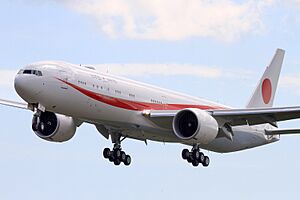 JASDF B777-300ER 80-1111 (4)