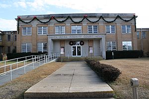 Santa Rosa County Courthouse with Christmas decorations