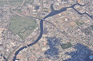 Newtown Creek (Queens) aerial 02 (9454373737)