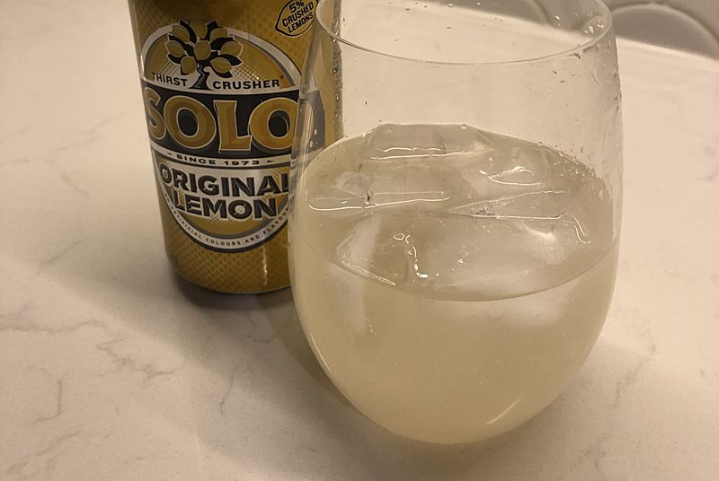 Solo drink (cropped2)