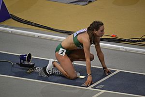Womens 400m (47247595181).jpg