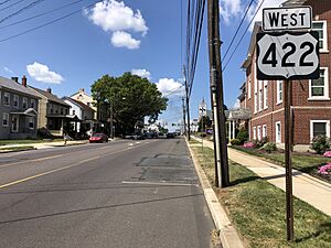 2022-08-24 12 18 21 View west along U.S. Route 422 (Penn Avenue) at Hull Street in Sinking Spring, Berks County, Pennsylvania