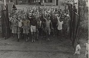 Allied prisoners of war after the liberation of Changi Prison, Singapore - c. 1945 - 02
