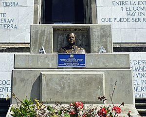 Busto Joaquin Balaguer Faro a Colon RD 02 2017 1849