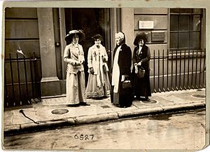 Edith How-Martyn, Mrs Sproson, Charlotte Despard, Miss Tite standing outside the Women's Freedom league offices in the Victoria Institute (25200500208)