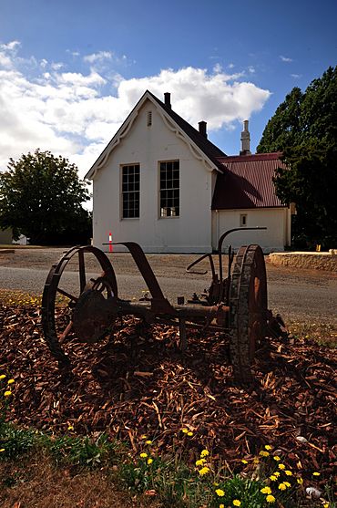 Hagley 1865 school building, side, tasmania.JPG