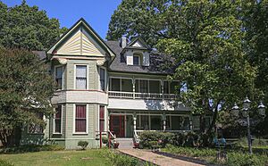 McClennan-Cunningham House Bonham (1 of 1)