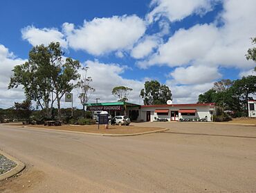 Munglinup Roadhouse, Western Australia, January 2024 02.jpg