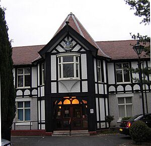 Poulton Civic Centre - geograph.org.uk - 1269699 (crop)