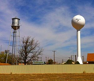 Water towers in Ralls
