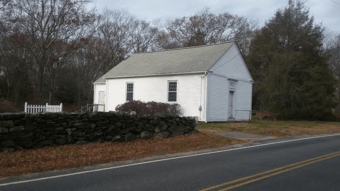 Six Principle Baptist Church in North Kingstown Rhode Island built circa 1703 photo taken in 2016.png
