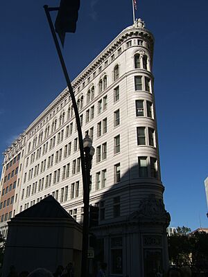 Titanic Building