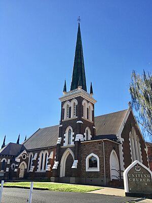 Uniting Church and Kindergarten Hall, Orange 01