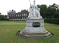 Victoria statue Kensington