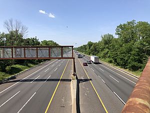 2021-05-23 11 02 53 View south along New Jersey State Route 700 (New Jersey Turnpike) from the overpass for Burlington County Route 670 (Burlington-Jacksonville Road) in Springfield Township, Burlington County, New Jersey