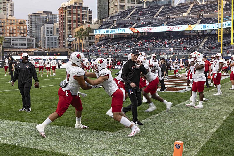 2023 Holiday Bowl (8184692)