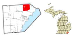 Location within Monroe County (red) and the administered village of Carleton (pink)