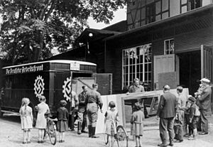 Bundesarchiv Bild 146-1974-062-16, KdF-Theaterzug