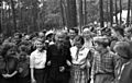 Bundesarchiv Bild 183-48550-0036, Besuch Ho Chi Minhs bei Pionieren, bei Berlin