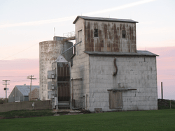 Grain elevator in Cheneyville