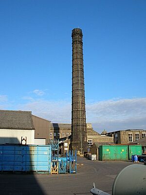 Chimney at Glusburn mill - geograph.org.uk - 1250431.jpg