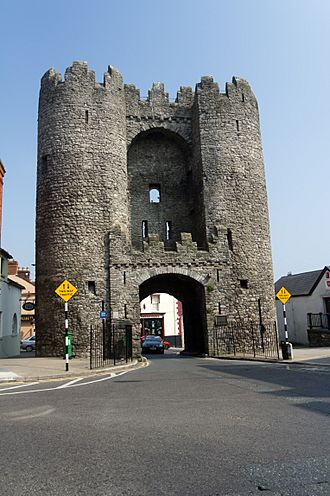 Drogheda - St. Laurences Gate (5638818100).jpg