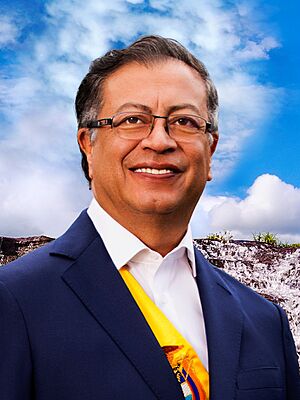 Foto Oficial Presidente Gustavo Petro (3x4 cropped).jpg