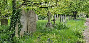 Fulham Palace Road Cemetery 20190426 122301 (47704487321)