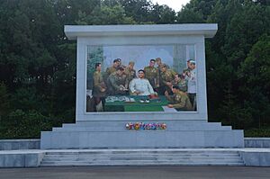 Mosaic depicting late Kim Il Sung and KPA comrades during Korean War (10170739753)