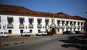 Panaji, vecchio quartiere portoghese, case con balconi 00