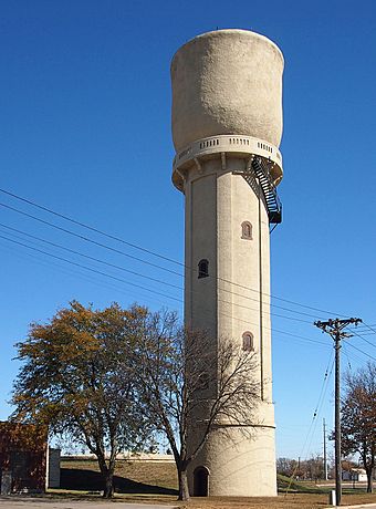 Pipestone Water Tower.jpg