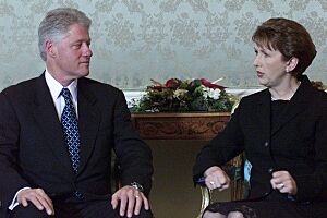 President Bill Clinton meets with Irish President Mary McAleese