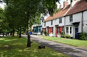 Properties on south side of High Street (geograph 6220641).jpg