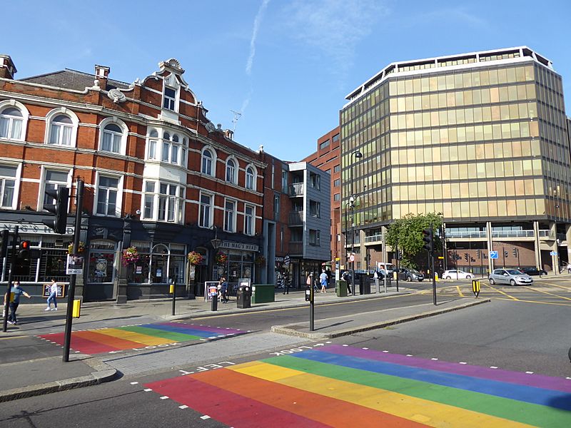 Image River Park House, Wood Green High Road