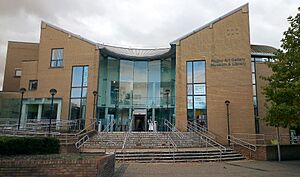 Rugby Art Gallery, Museum & Library (2) 10.21