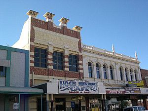 Samuel Allen & Sons Building (Hogs Breath Cafe), 2002.jpg