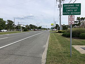 2022-07-14 17 03 35 View south along Delaware State Route 1 (Coastal Highway) between Addy Road and Evergreen Road in South Bethany, Sussex County, Delaware