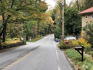 2022-10-17 15 56 25 View northwest along Rose Valley Road at Possum Hollow Road in Rose Valley, Delaware County, Pennsylvania