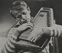 Al Jardine playing John Sebastian's autoharp 1966