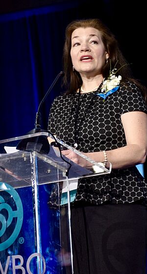 Amanda Matthews accepting NAWBO award 2018