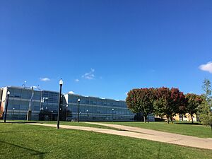 College of Engineering and Engineering Technology (CEET) 05