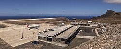 First Comair Boeing 737-800 flight to Saint Helena Airport (191)