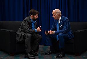 Gabriel Boric met with Joe Biden at the 9th Summit of the Americas (1)